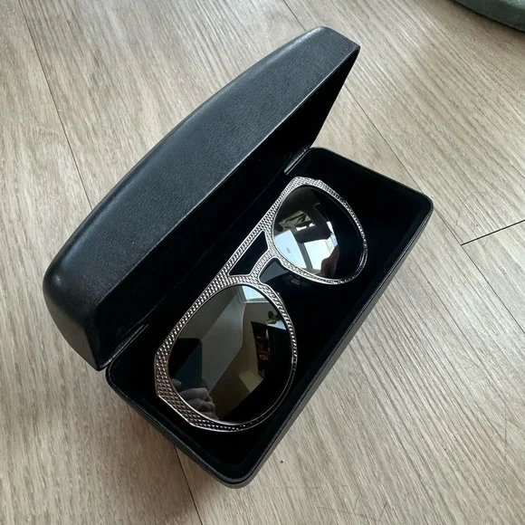 VERSACE Metal Aviator Sunglasses - Picture 2 of 7